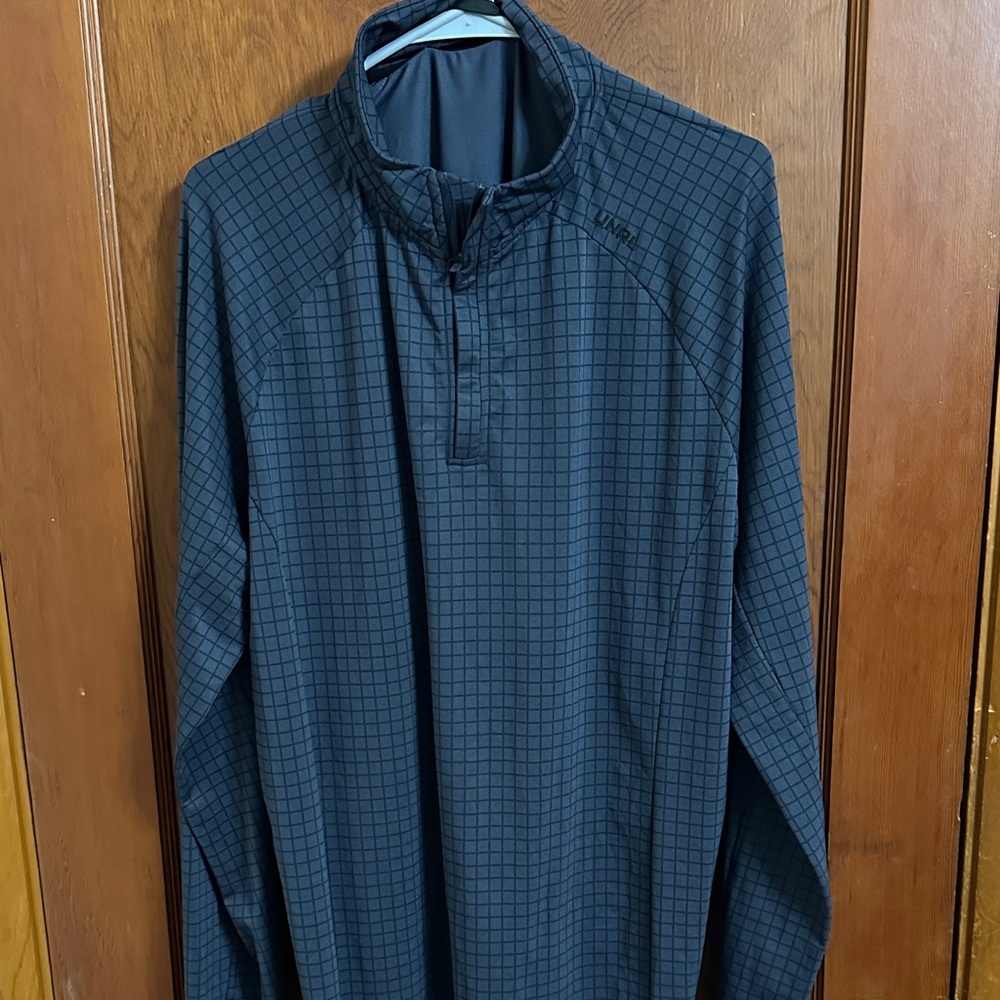 UNRL men’s black checkered quarter zip